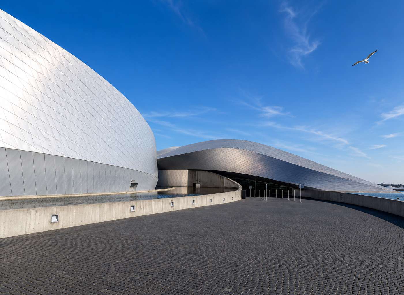 Den Blå Planet aquarium building